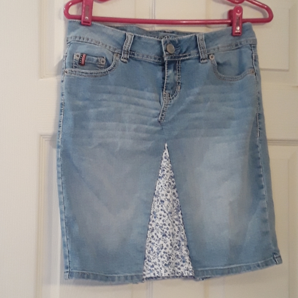 Polo Distressed Jean Skirt Fabric Panel Floral 5/6